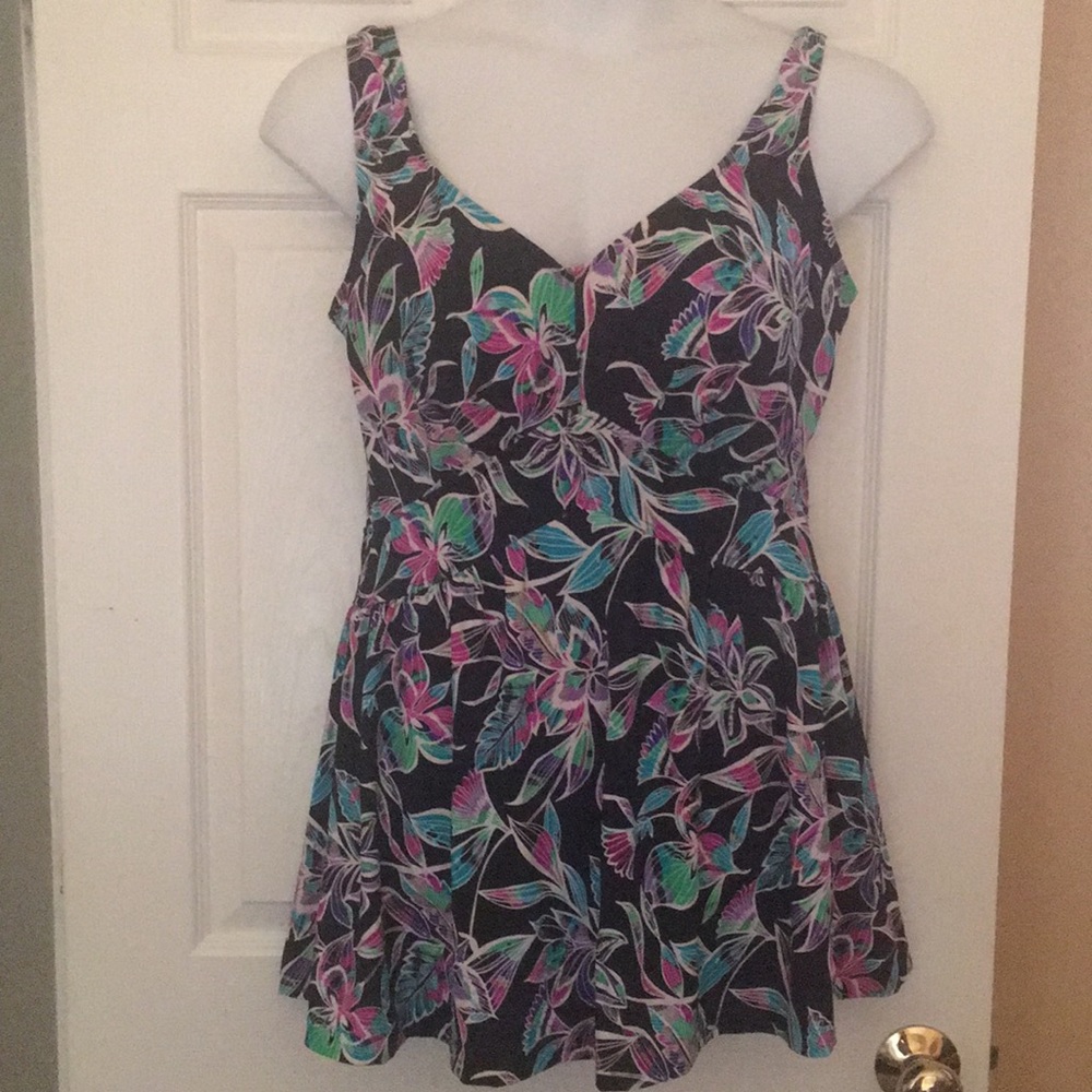 Plus Swimsuit - Picture 2 of 3